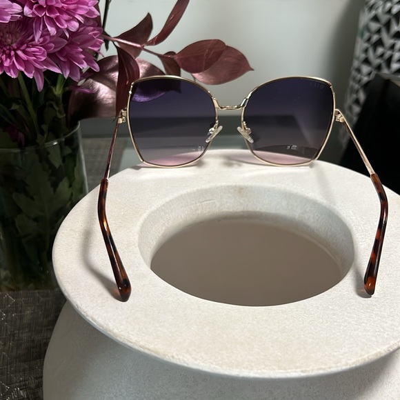 DIFF Oversized Lightweight Gold & Lavender Rose Sunglasses main image 4